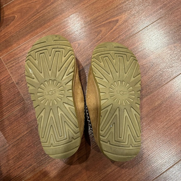 Tasman Ugg Slippers - Picture 3 of 4